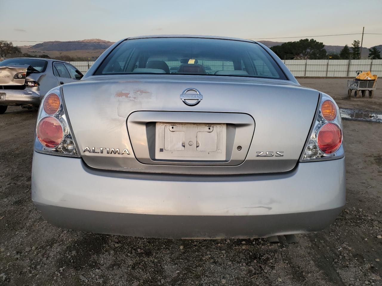 2002 Nissan Altima - Image 6