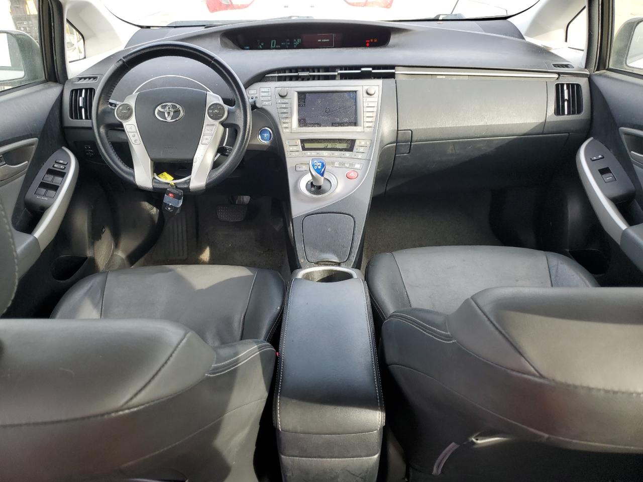 2013 Toyota Prius - Image 8