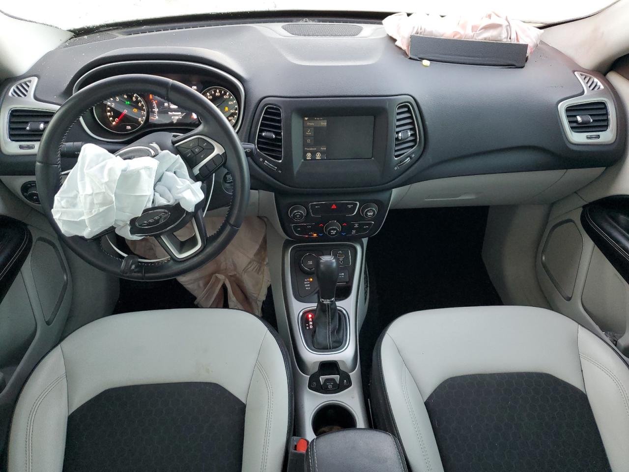 2019 Jeep Compass - Image 8