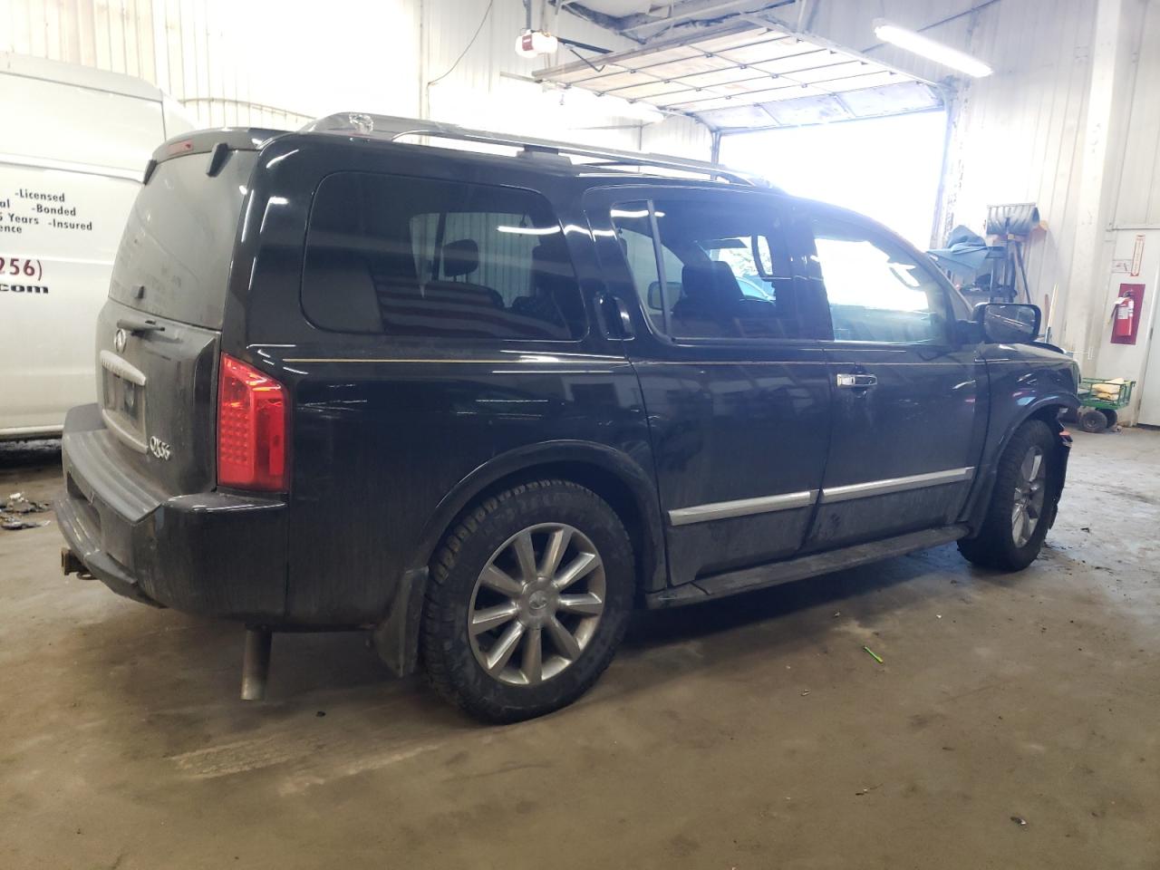 2010 Infiniti QX56 - Image 3