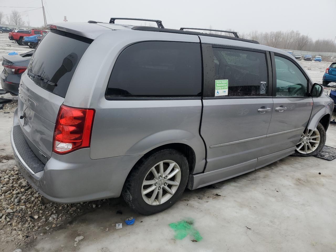 2015 Dodge Caravan - Image 3