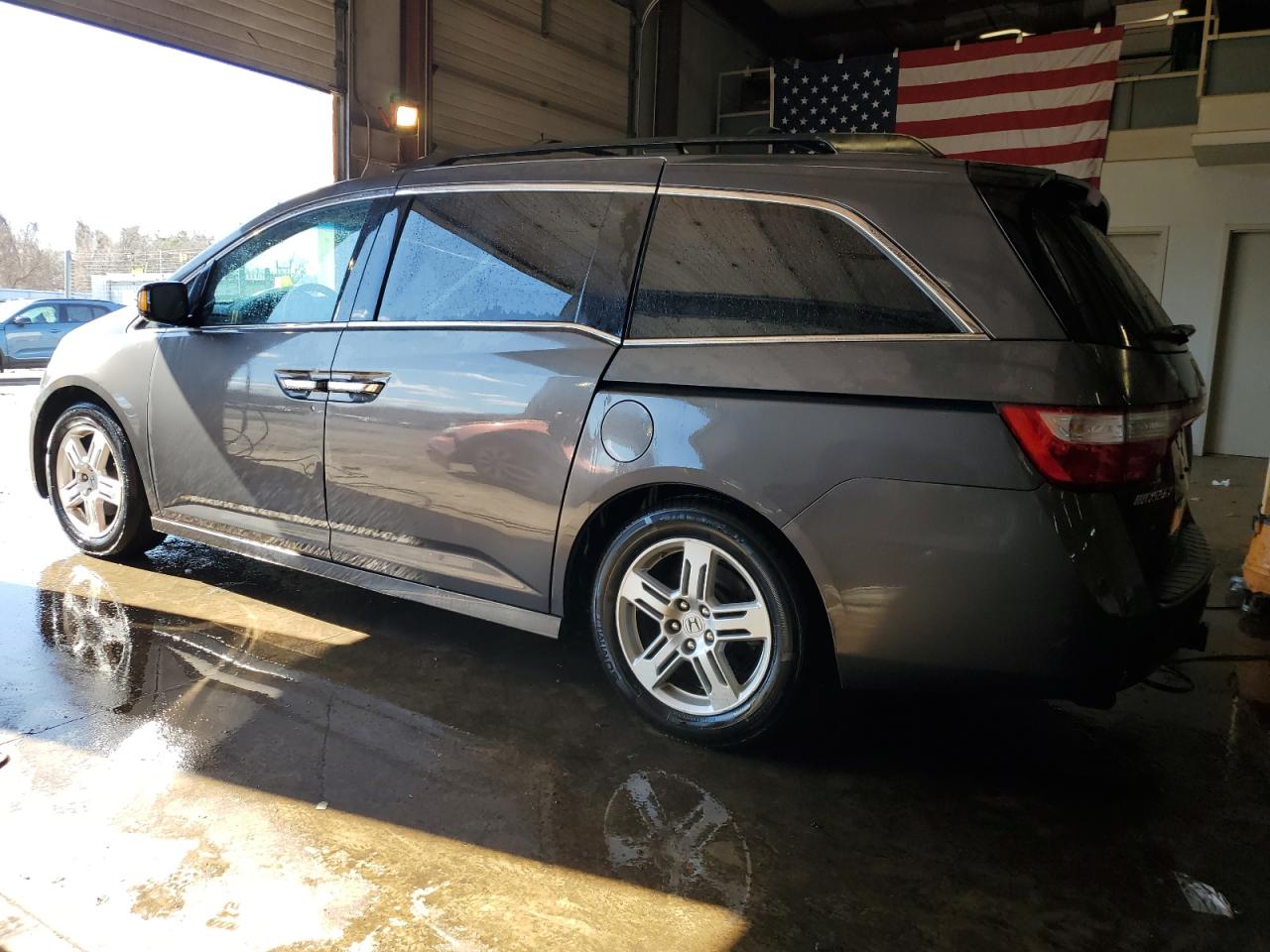 2013 Honda Odyssey - Image 2