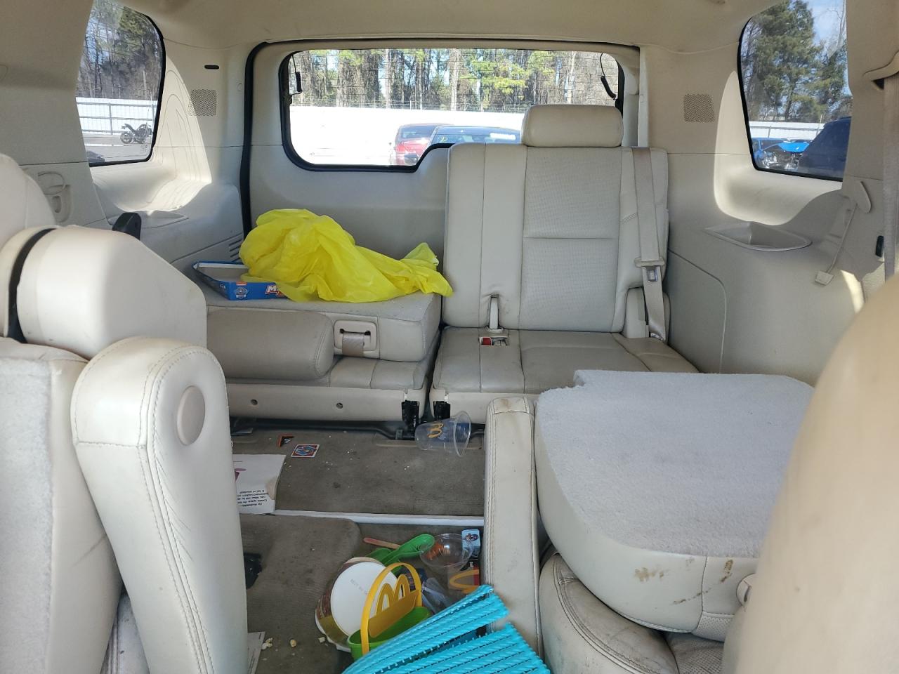 2008 Cadillac Escalade - Image 10