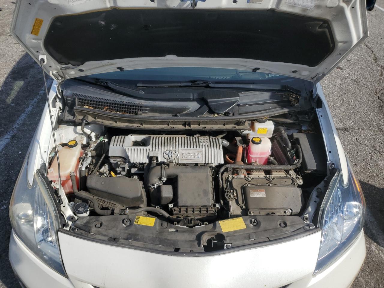 2014 Toyota Prius - Image 11