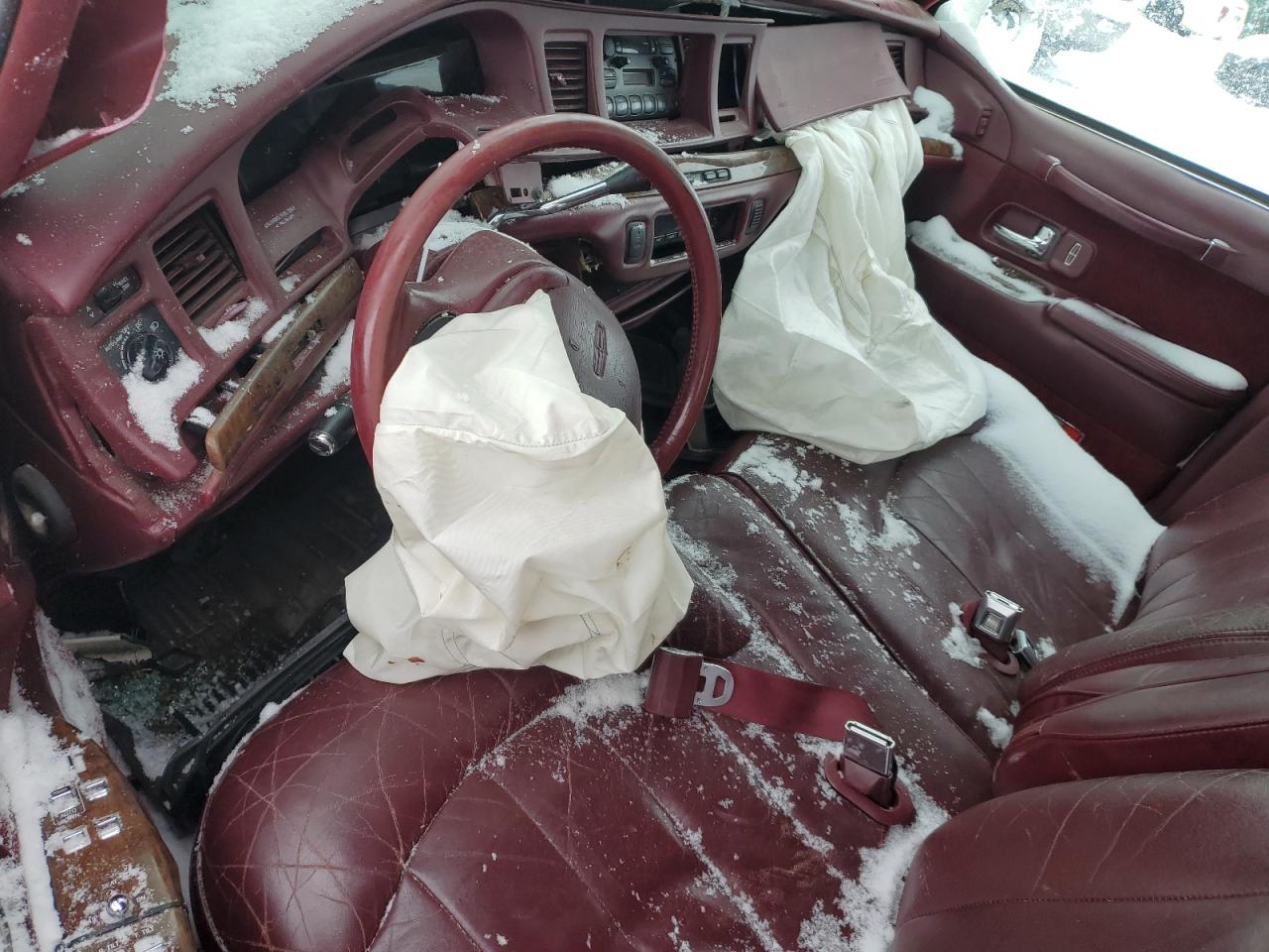 1995 Lincoln Town Car - Image 8