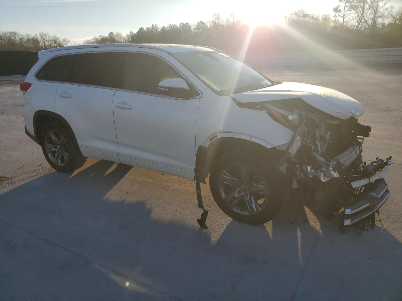 2017 Toyota Highlander - Image 4