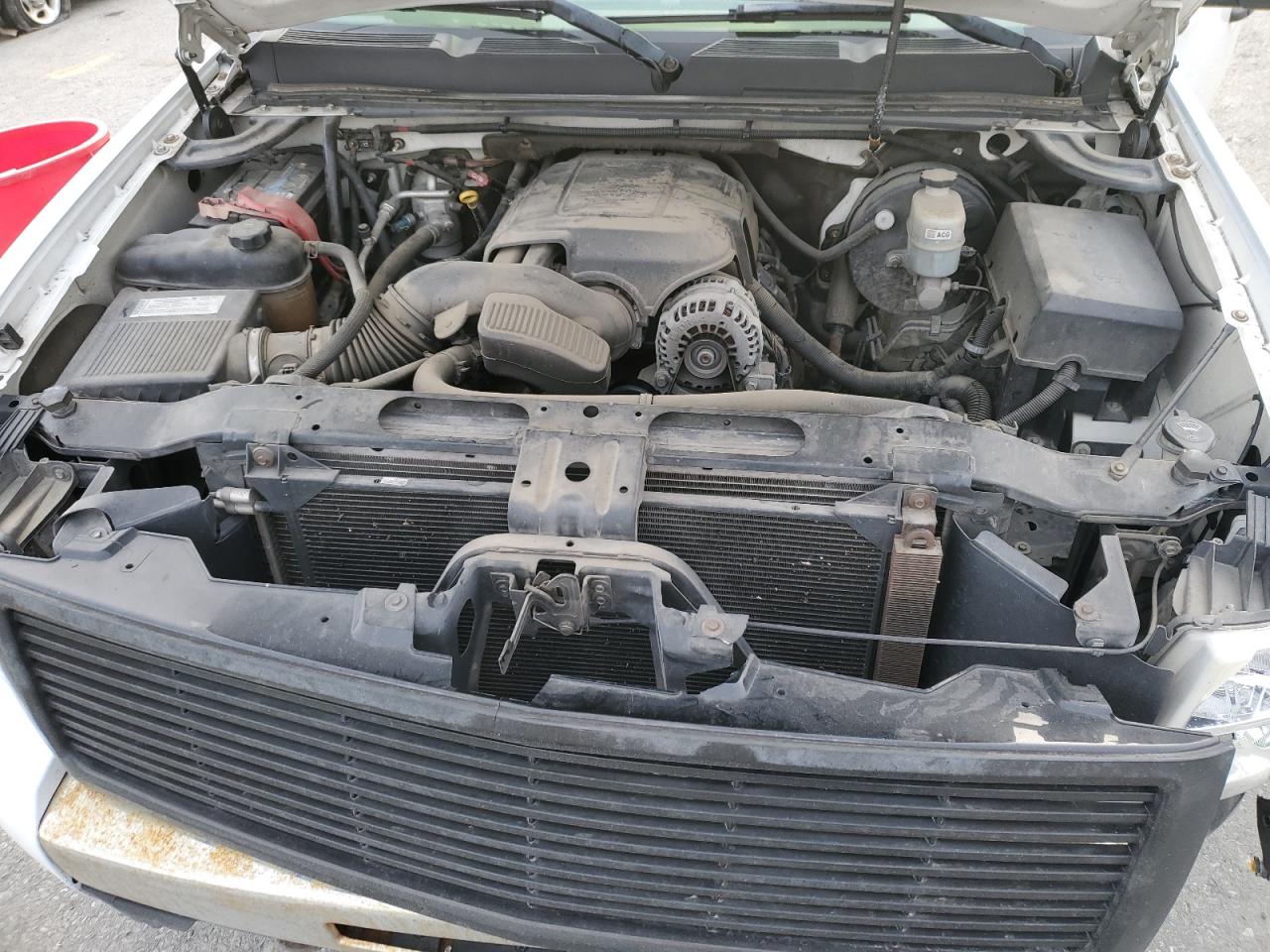 2008 Chevrolet Silverado - Image 11