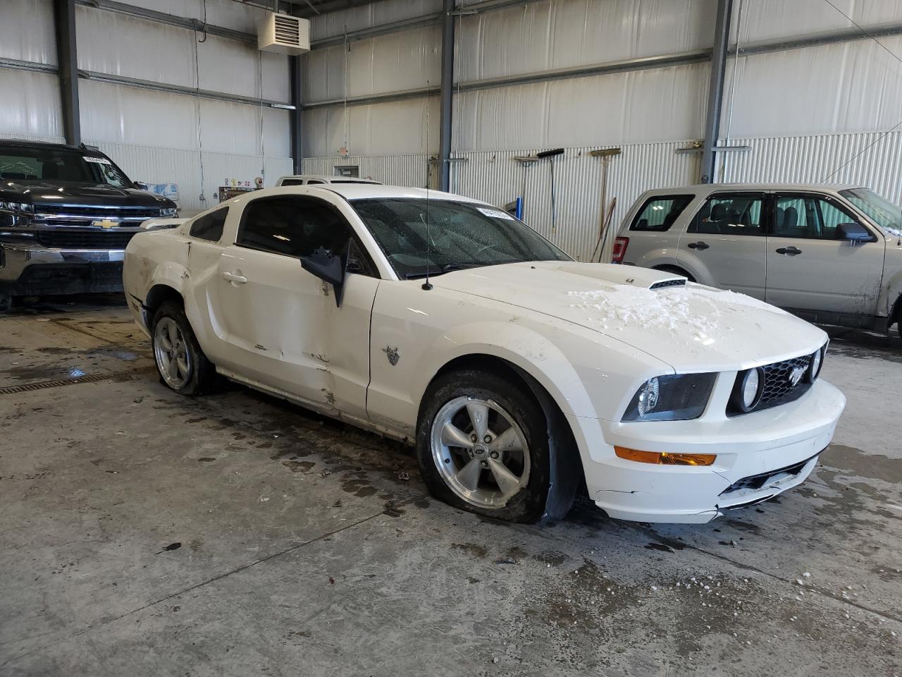 2009 Ford Mustang - Image 4