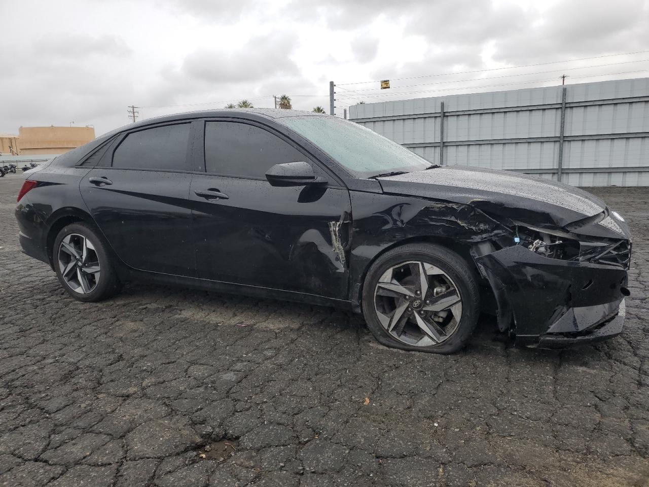 2023 Hyundai Elantra - Image 4
