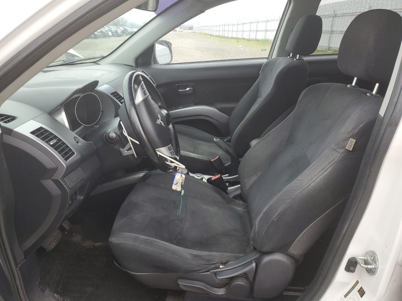 2008 Mitsubishi Outlander - Image 7