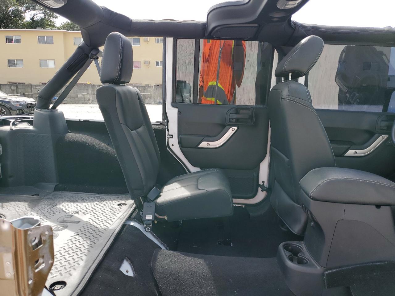 2016 Jeep Wrangler - Image 10