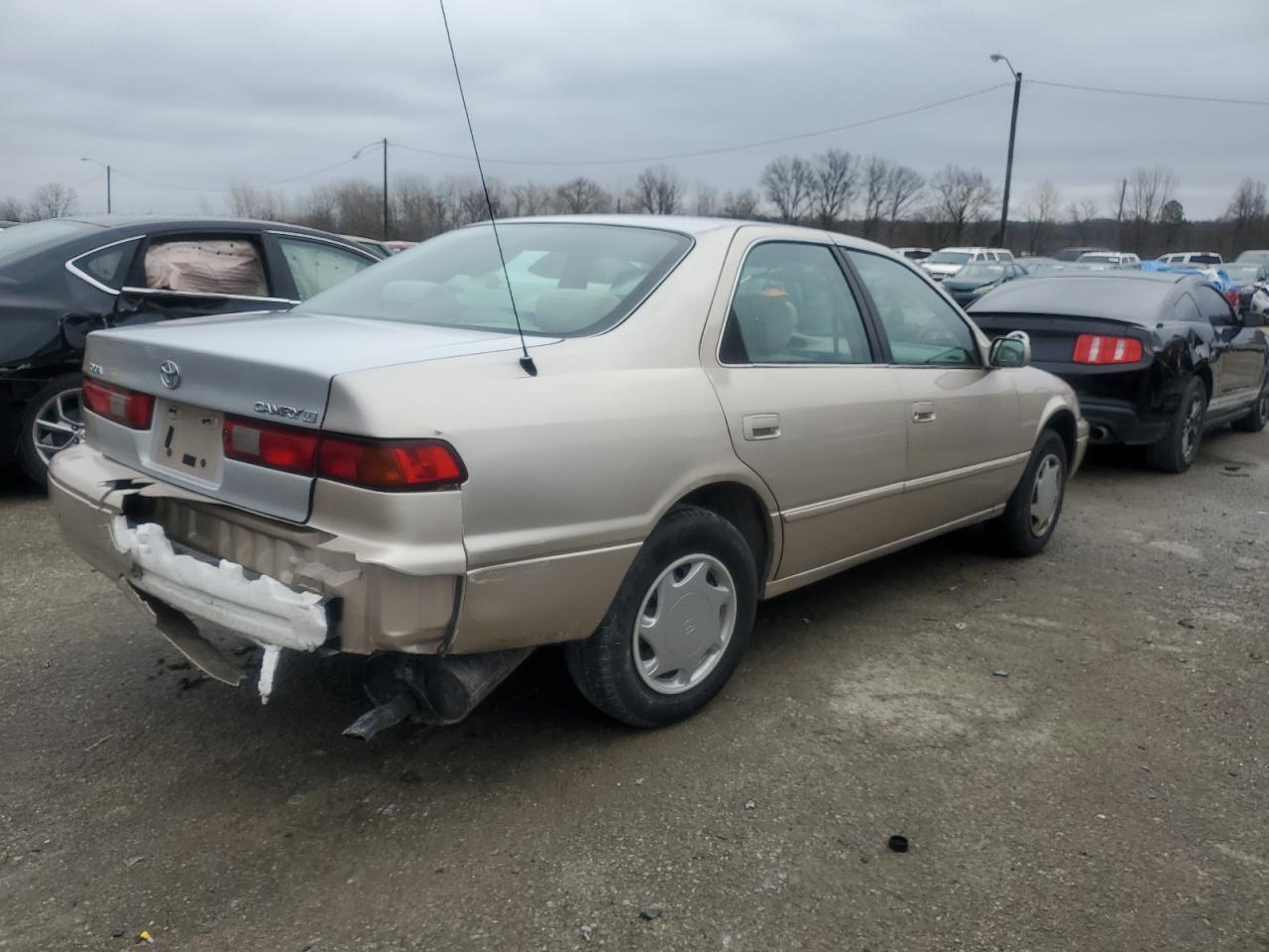 1998 Toyota Camry - Image 3