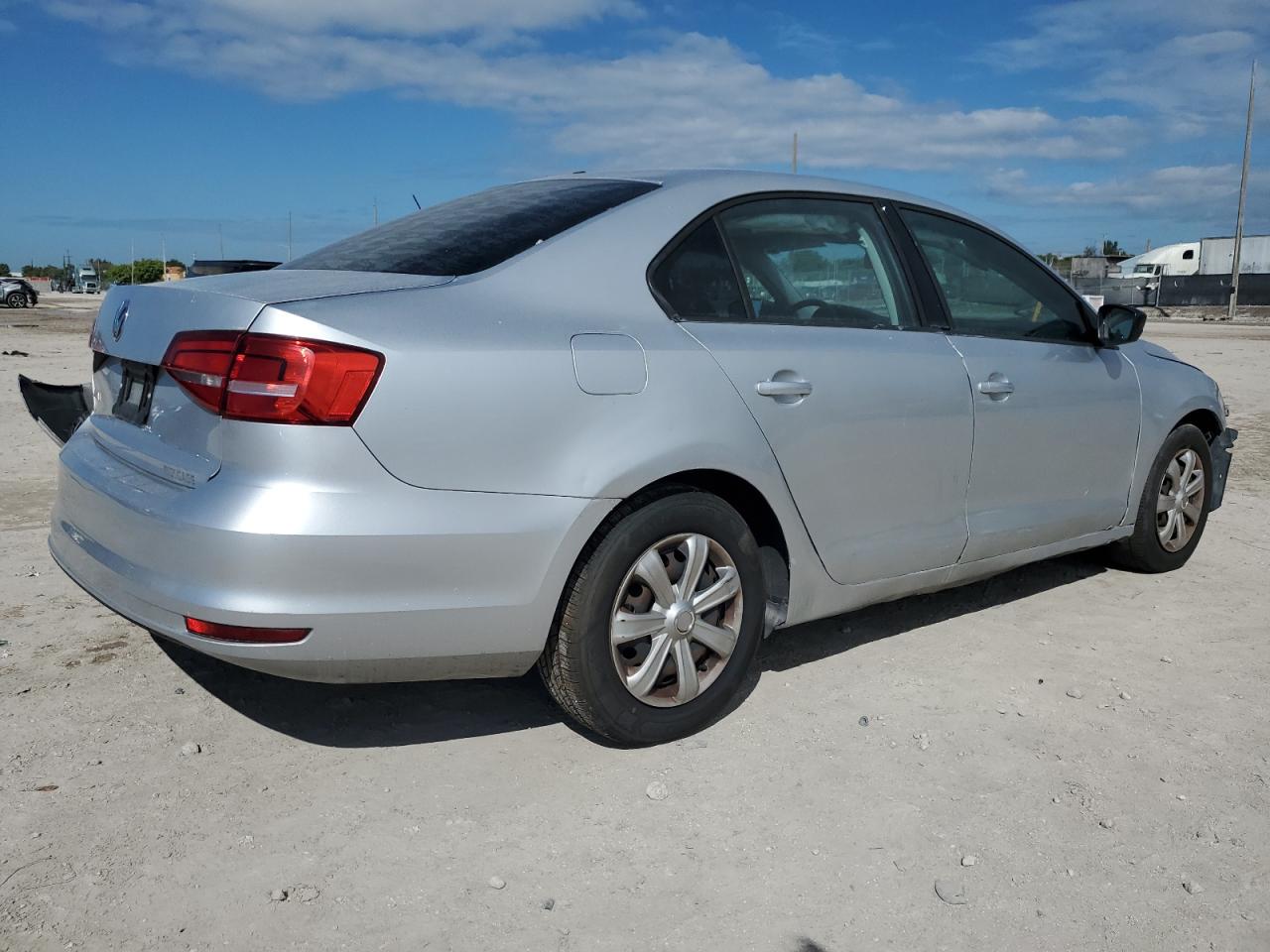 2015 Volkswagen Jetta - Image 3