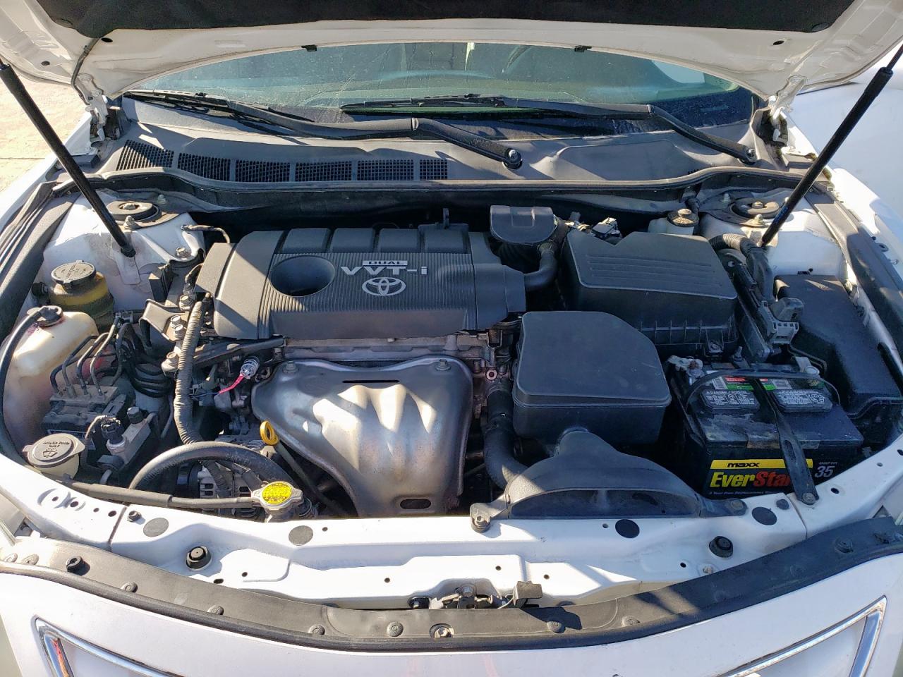 2010 Toyota Camry - Image 12