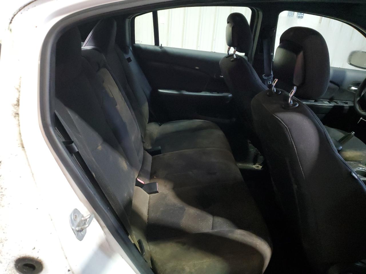 2013 Chrysler 200 - Image 10