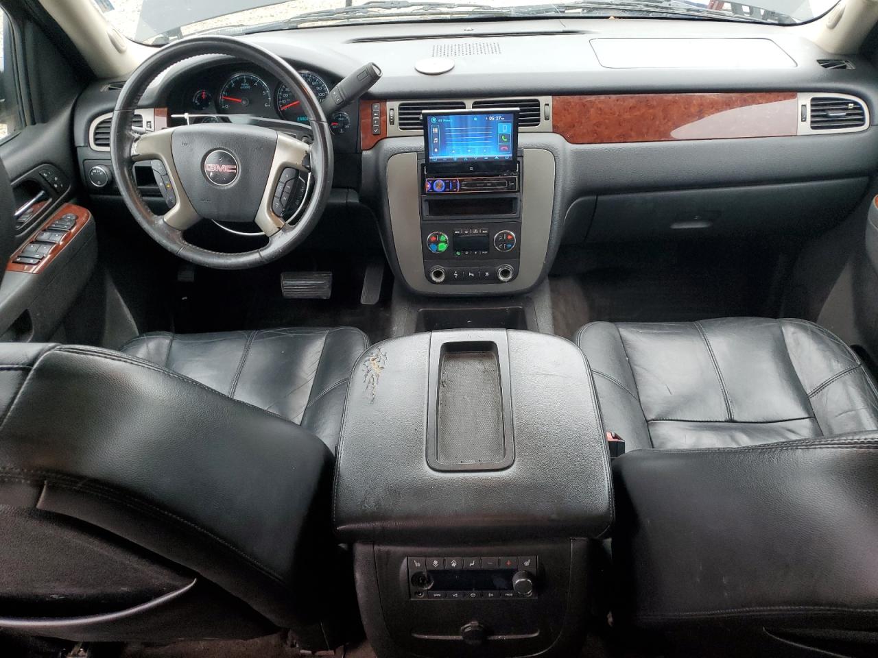 2011 GMC Yukon - Image 8