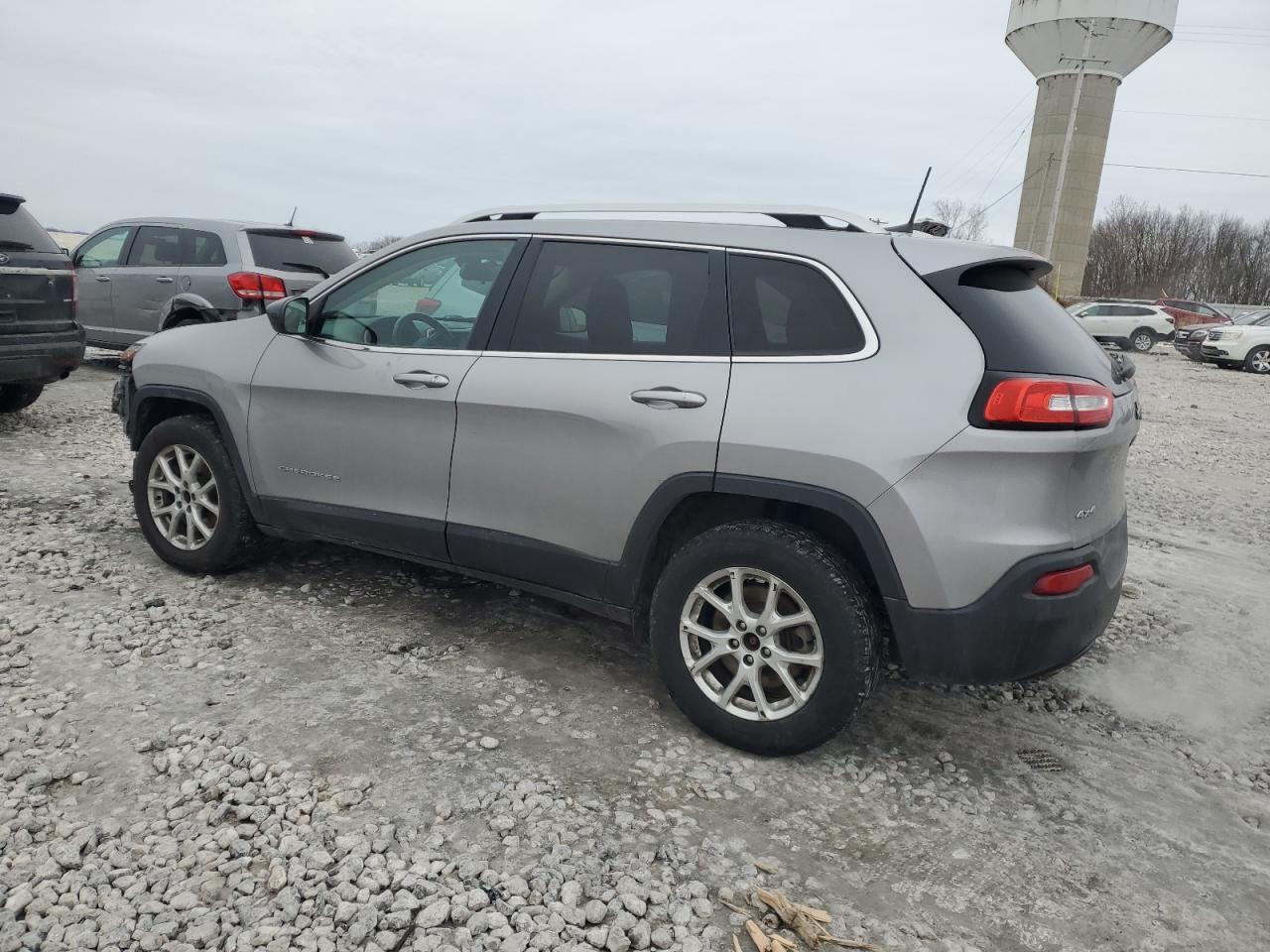 2016 Jeep Grand Cherokee - Image 2
