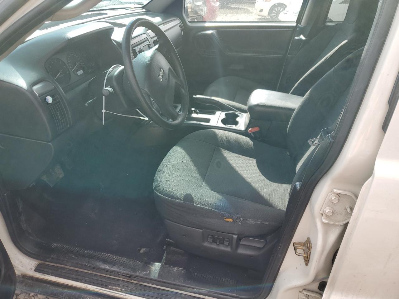 2004 Jeep Grand Cherokee - Image 7