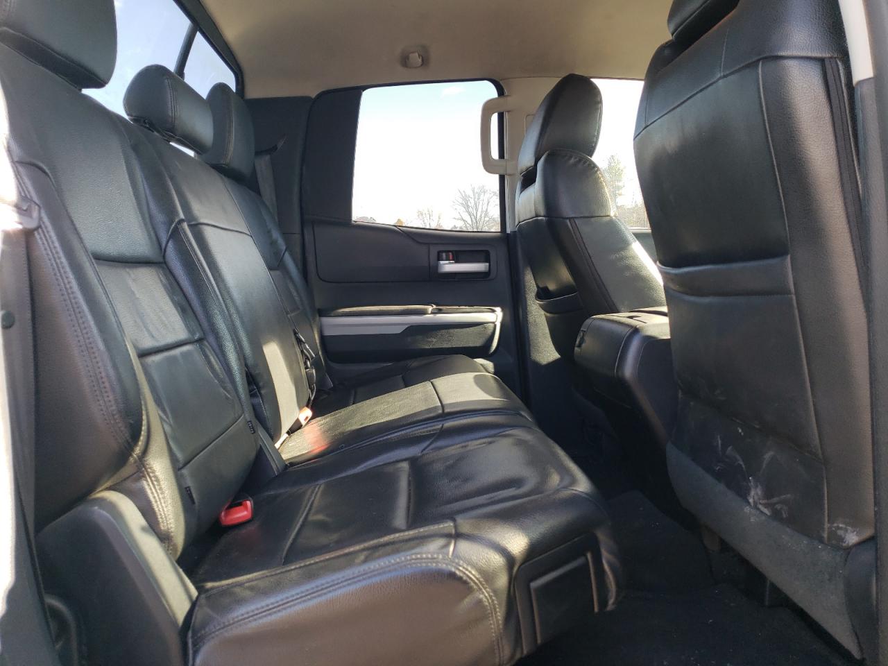 2015 Toyota Tundra - Image 10