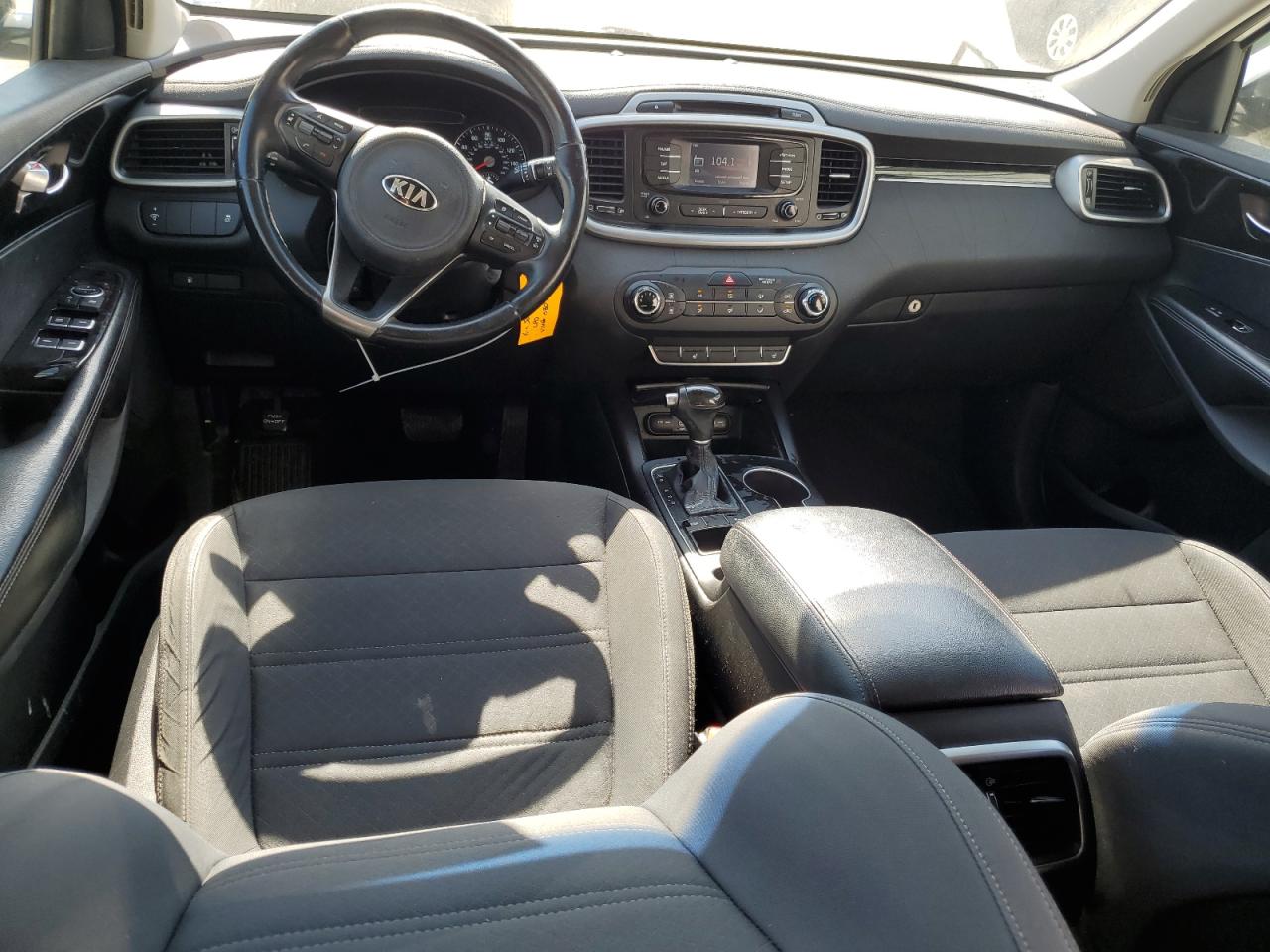 2016 Kia Sorento - Image 8
