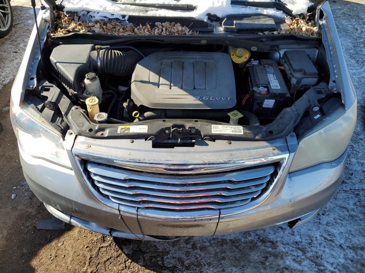 2015 Chrysler Town & Country - Image 11