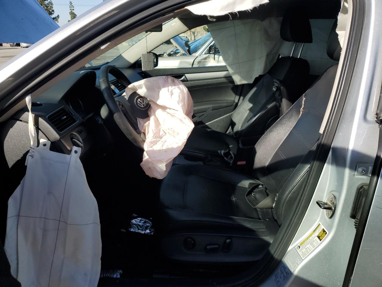 2015 Volkswagen Passat - Image 7