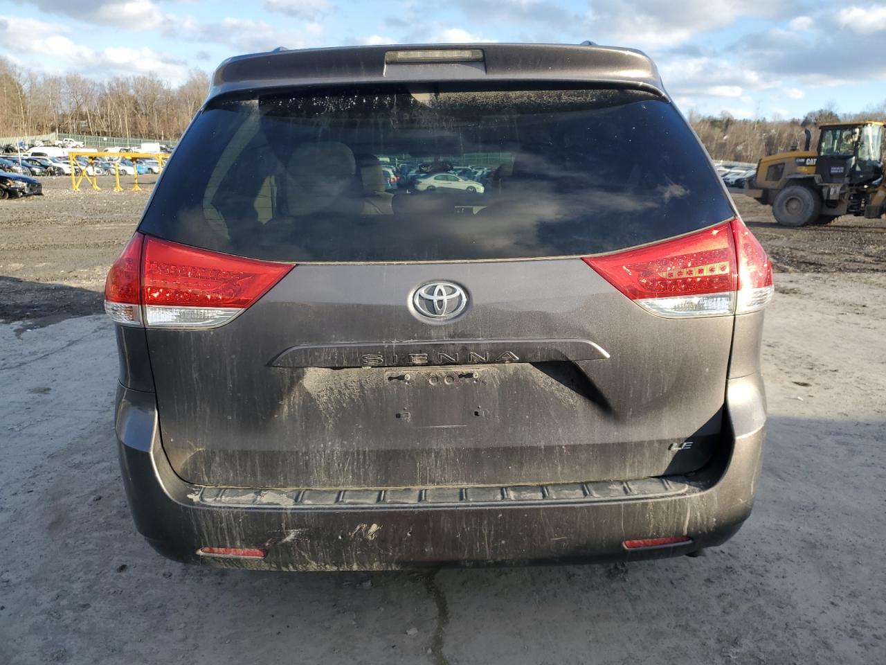 2011 Toyota Sienna - Image 6