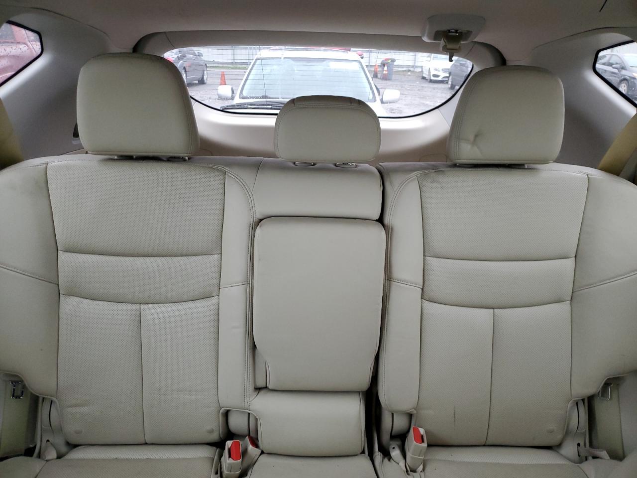 2015 Nissan Murano - Image 10