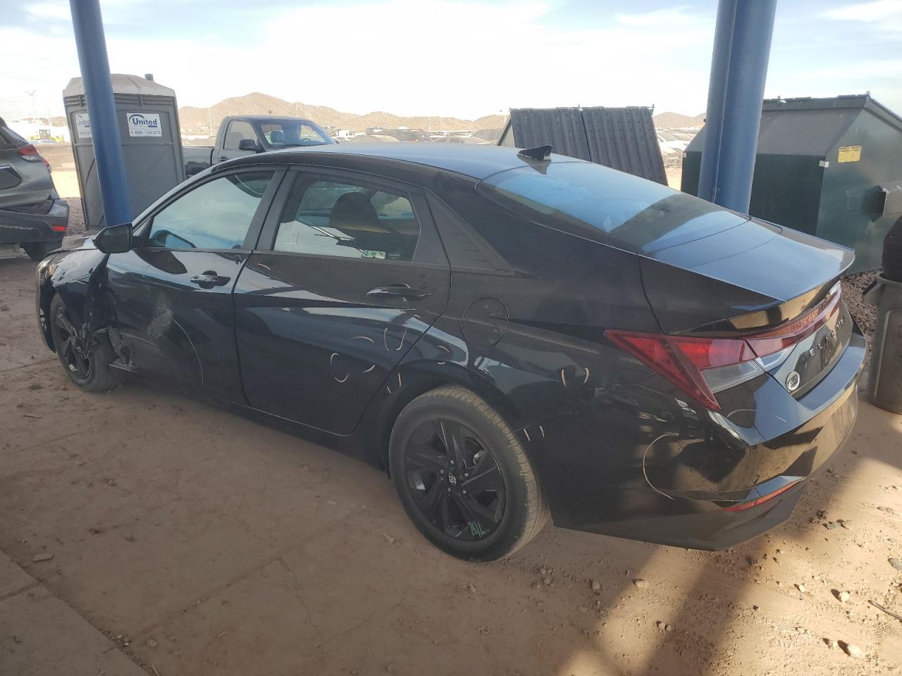 2022 Hyundai Elantra - Image 2
