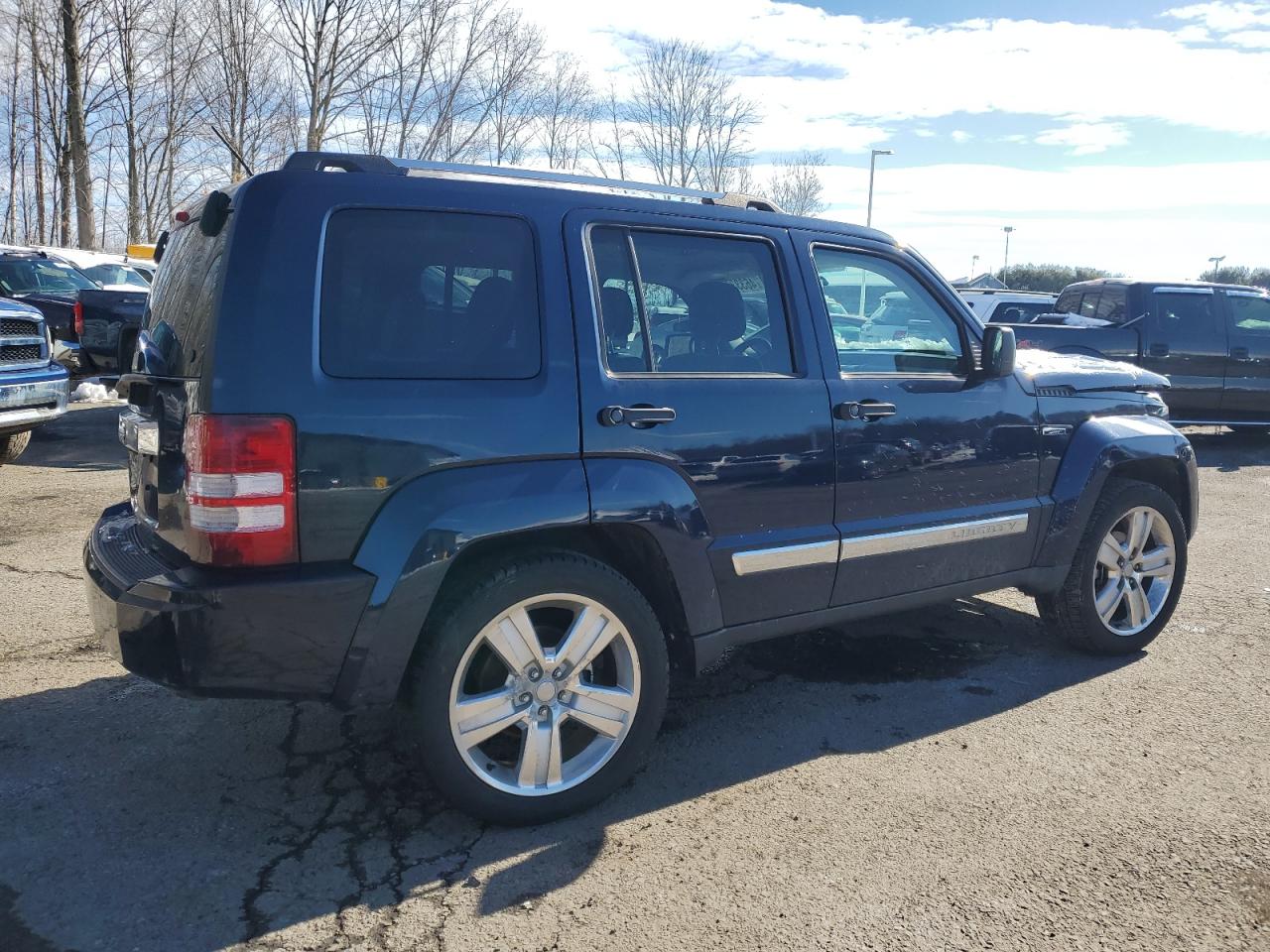 2012 Jeep Liberty (North America) - Image 3