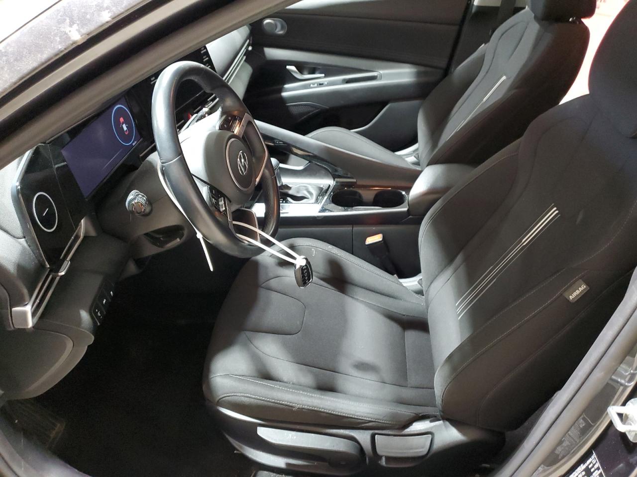 2021 Hyundai Elantra - Image 7