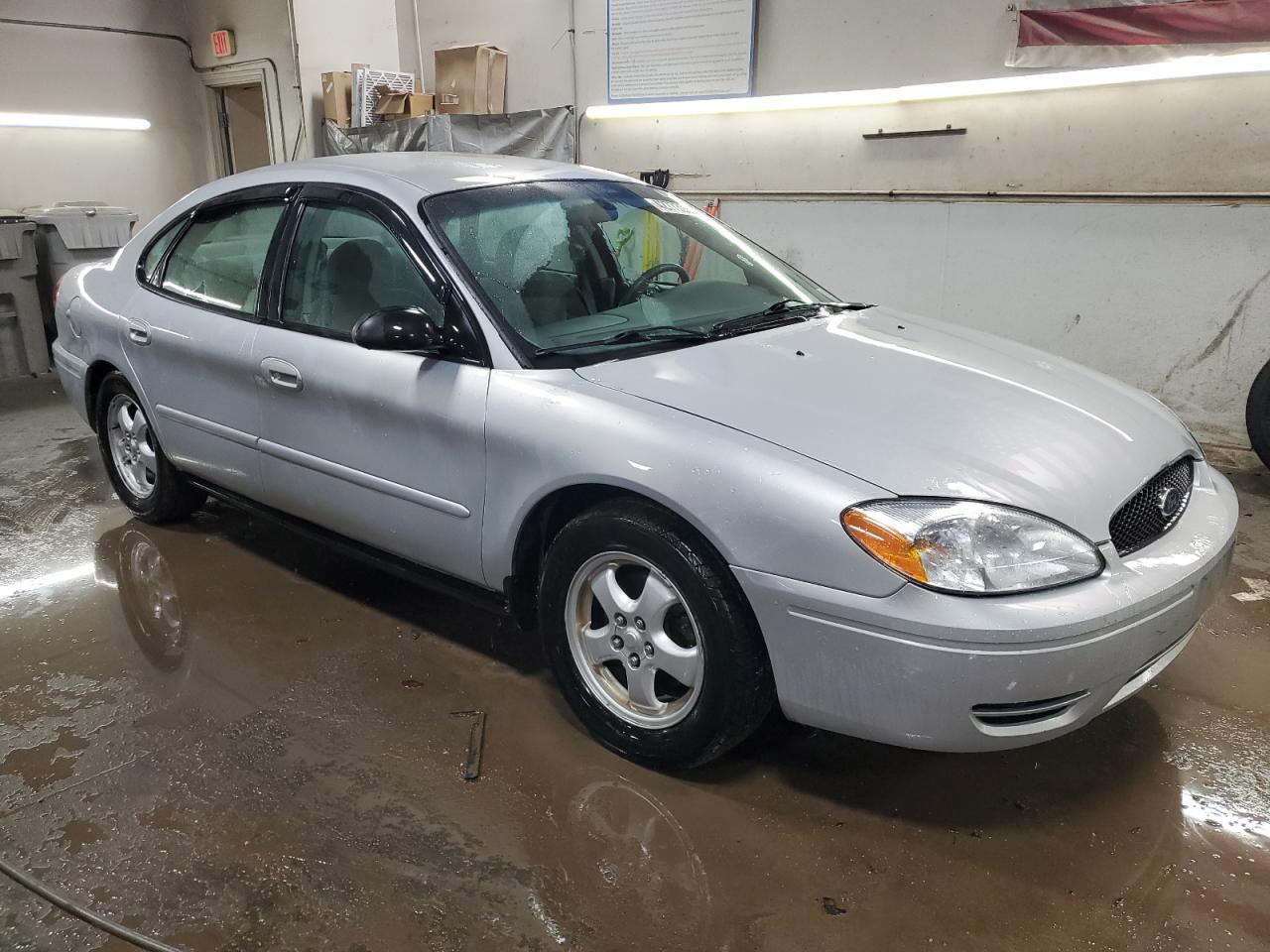 2007 Ford Taurus - Image 4