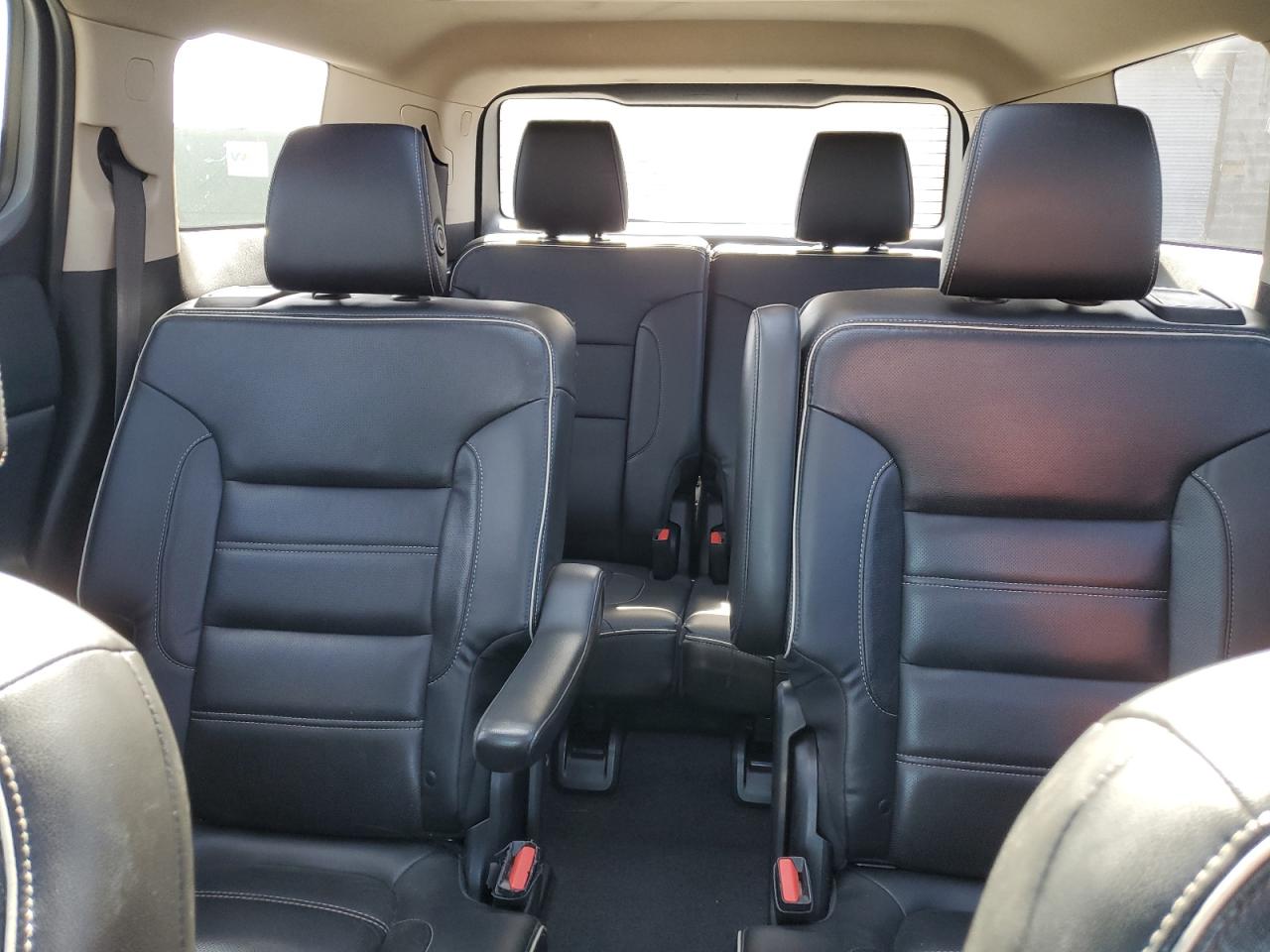 2017 GMC Acadia - Image 10