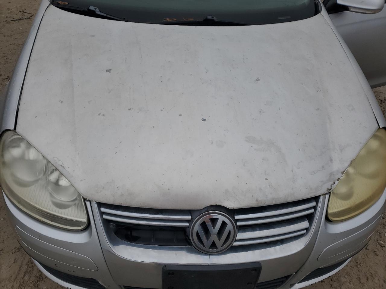 2009 Volkswagen Jetta - Image 11