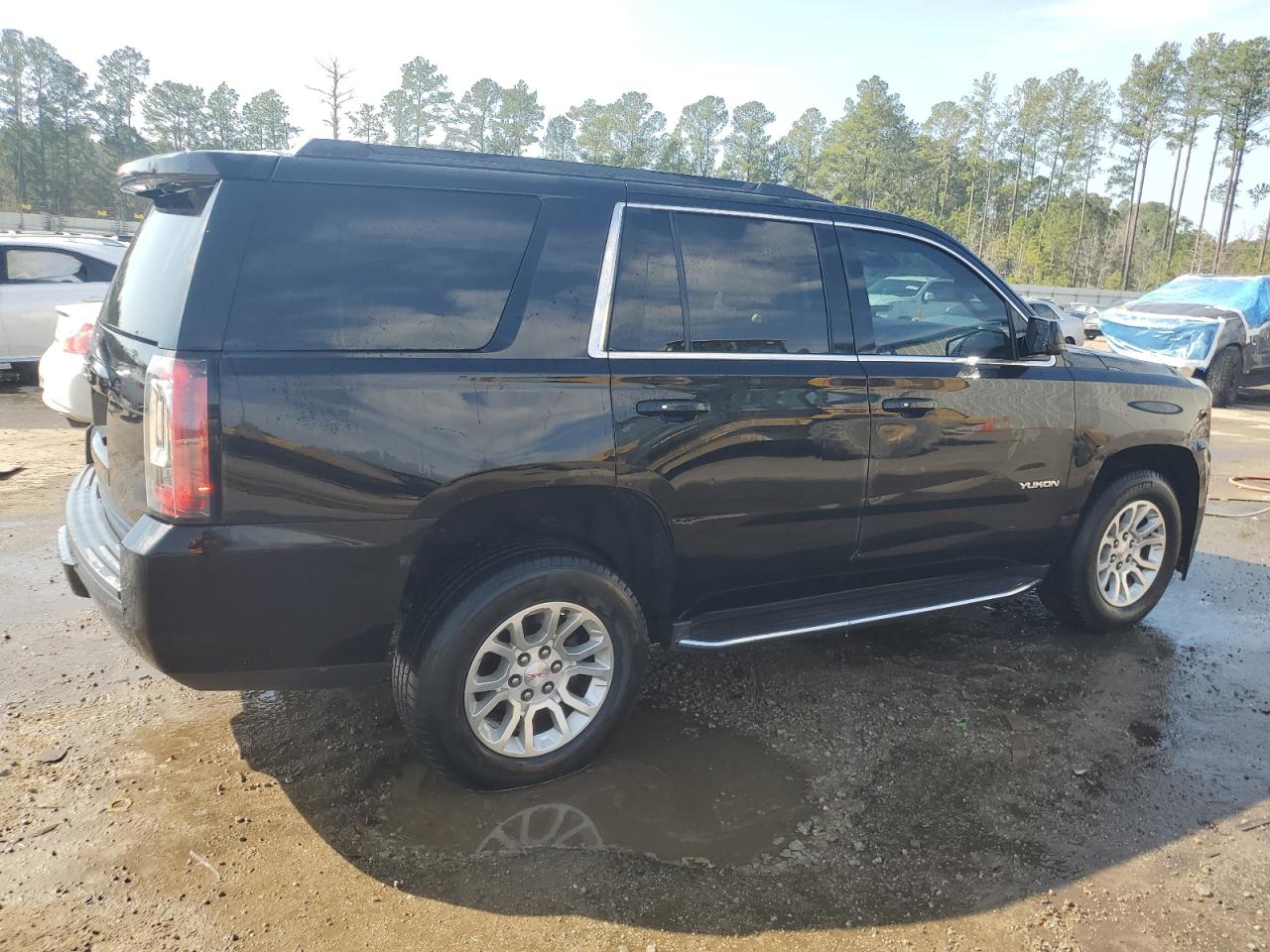 2017 GMC Yukon - Image 3