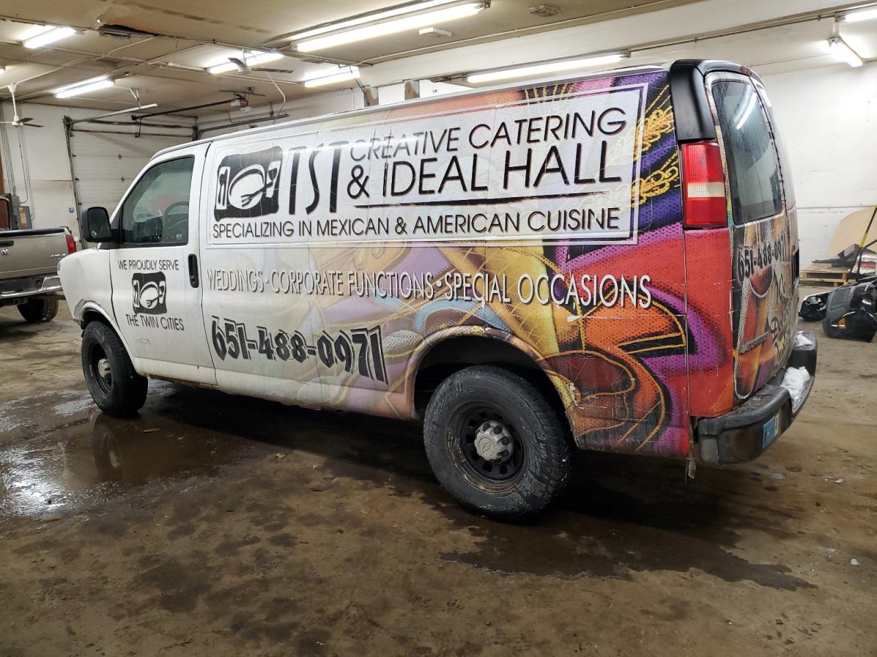 2006 Chevrolet Express - Image 2