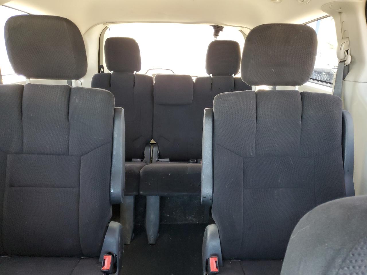2011 Dodge Caravan - Image 10