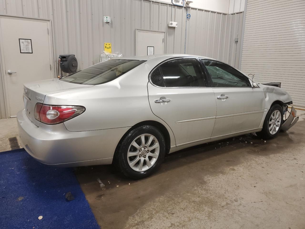 2004 Lexus ES - Image 3
