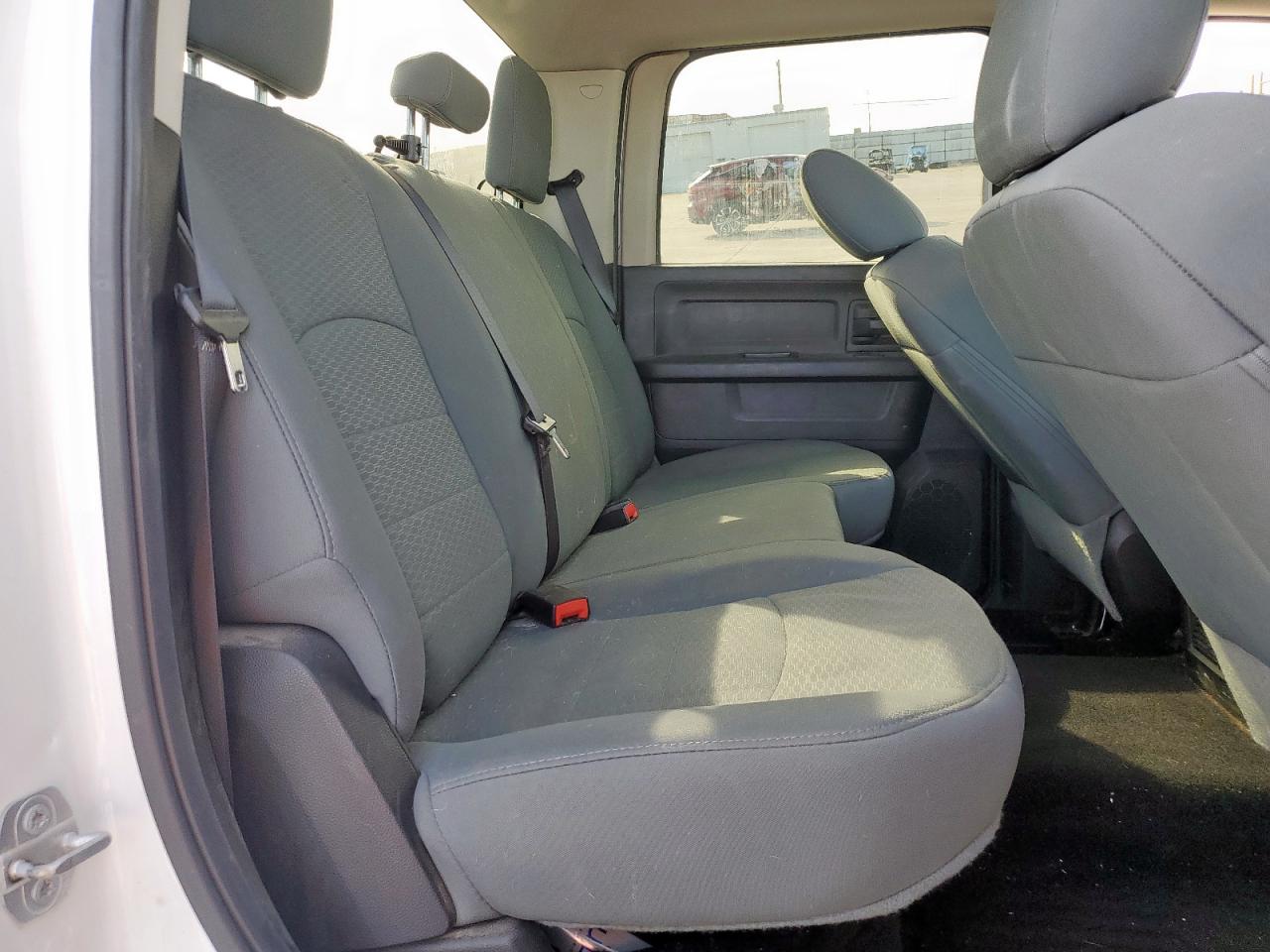 2016 RAM 1500 - Image 10