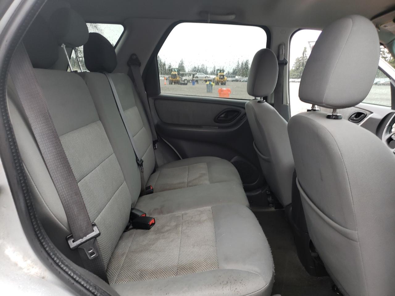 2007 Ford Escape - Image 12