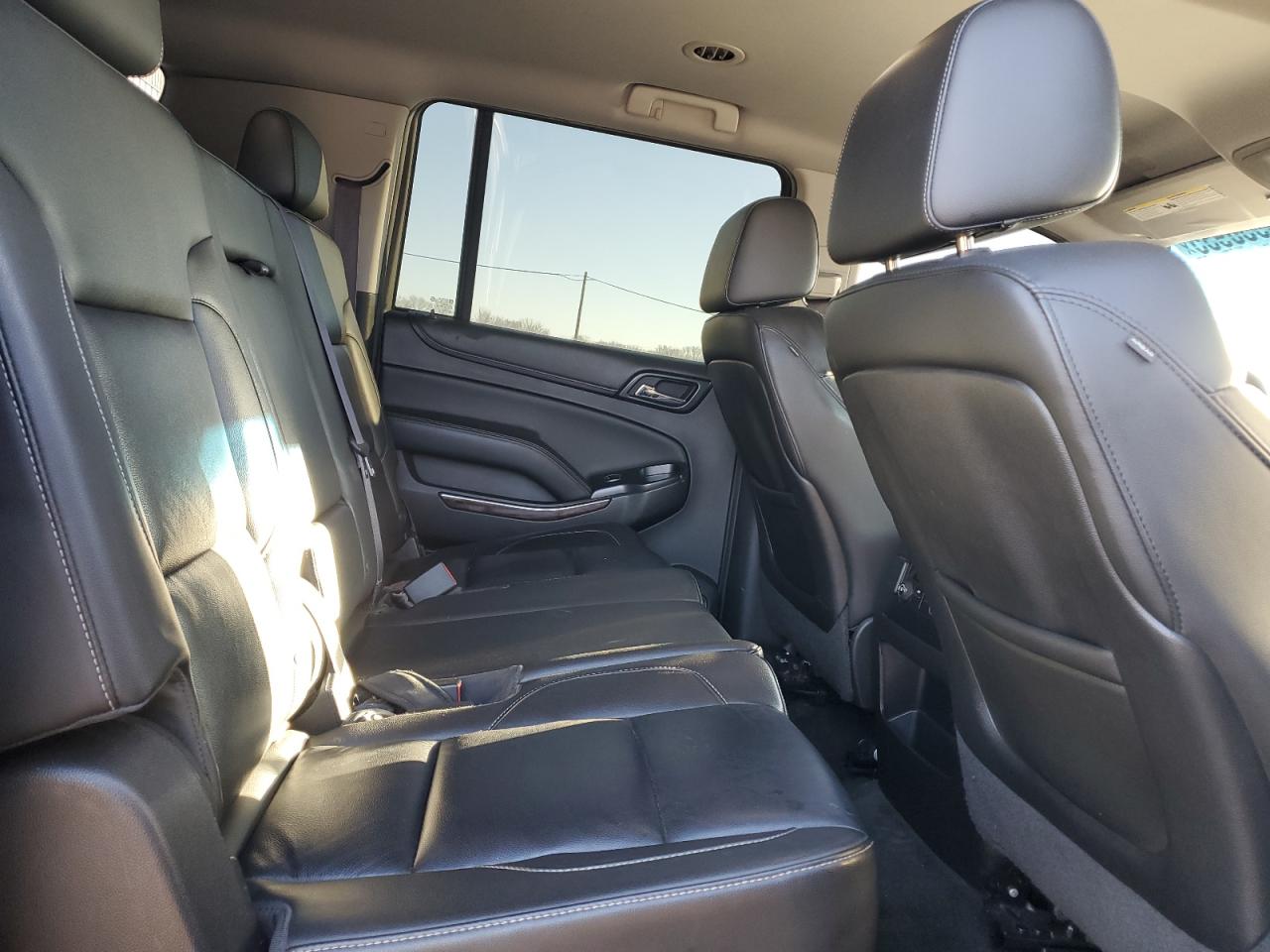 2015 Chevrolet Suburban - Image 11