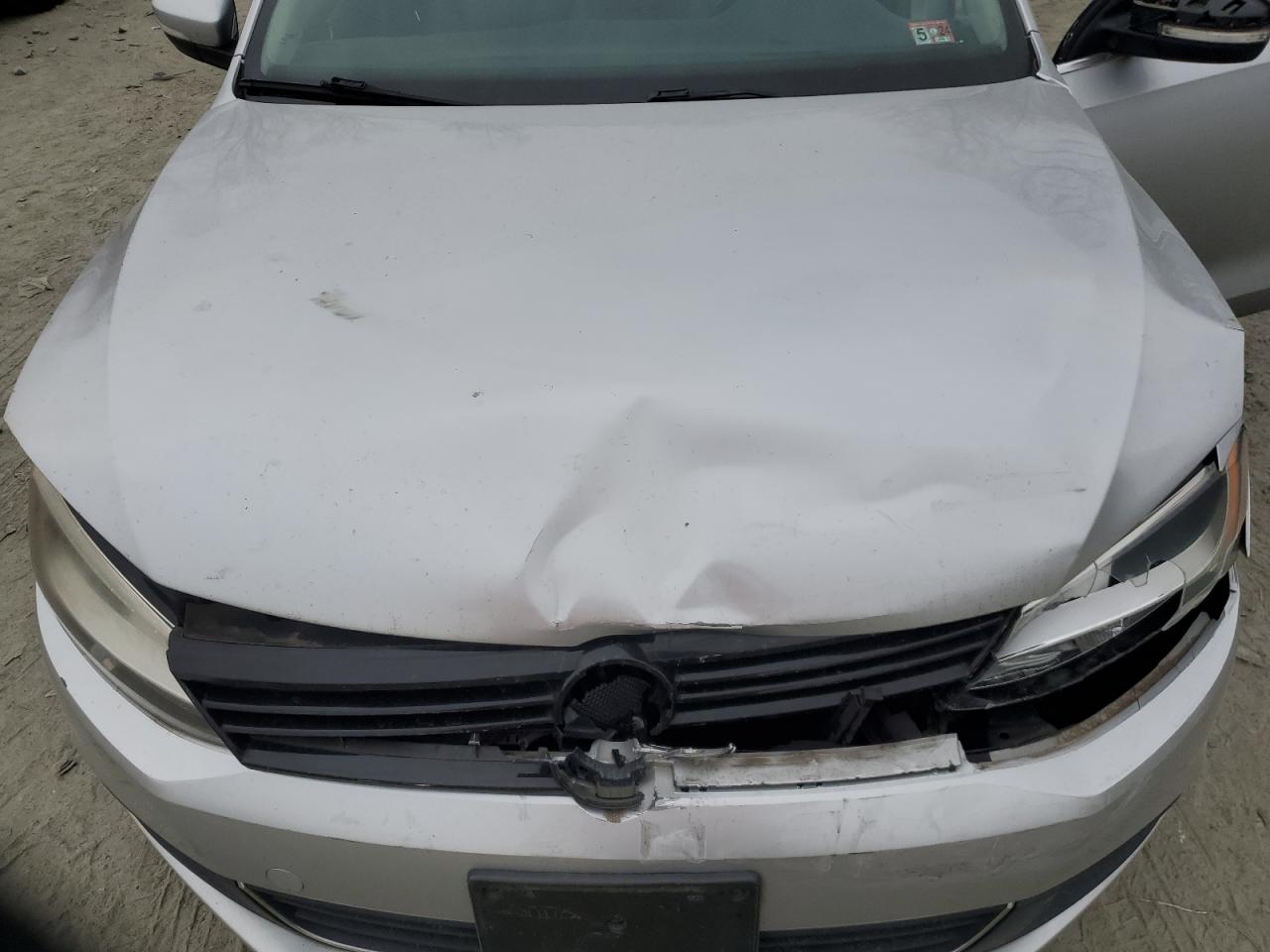 2014 Volkswagen Jetta - Image 12
