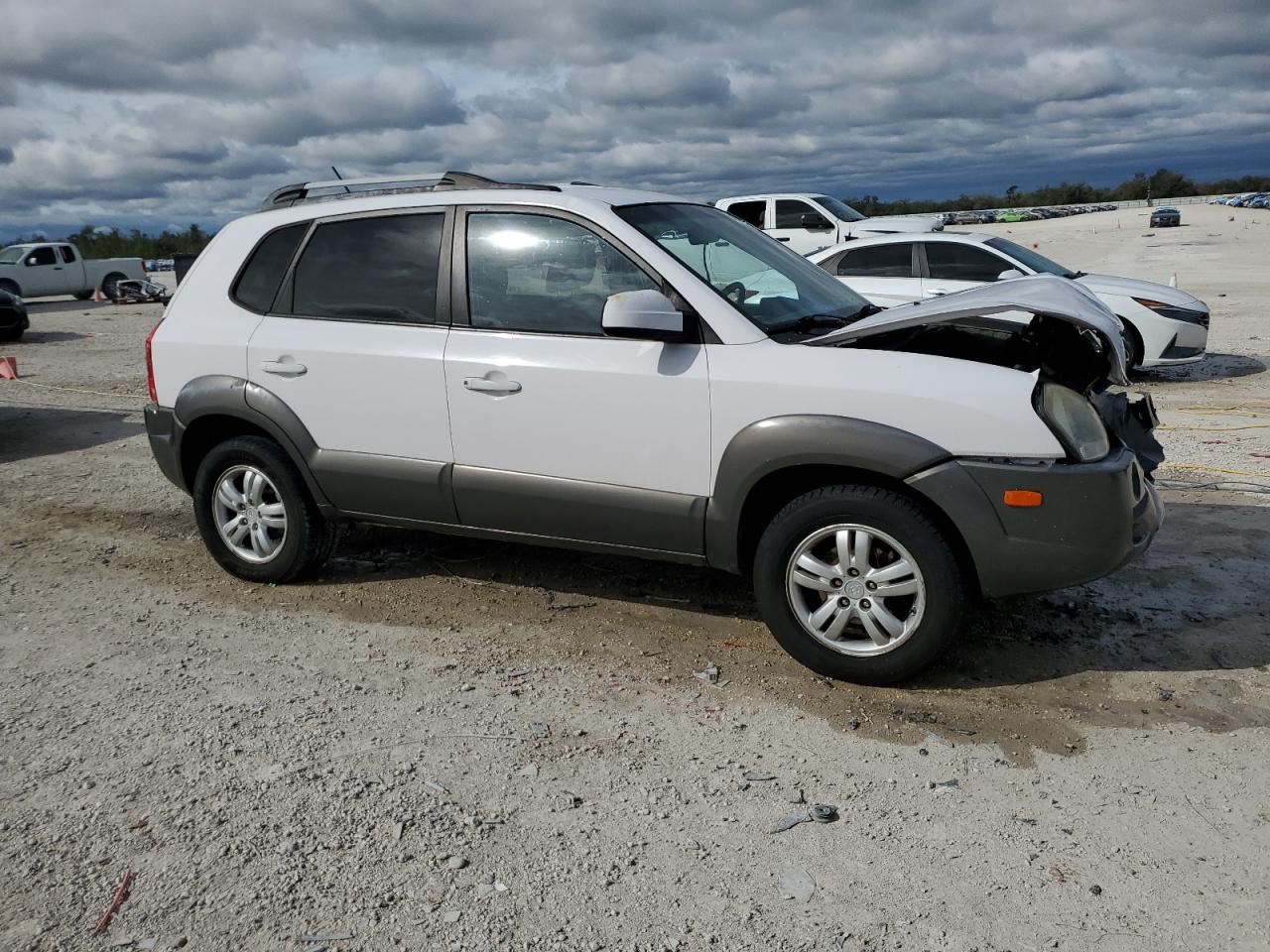 2008 Hyundai Tucson - Image 4