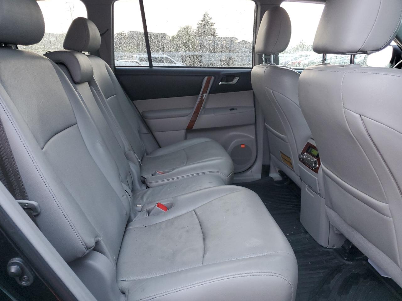 2013 Toyota Highlander - Image 11