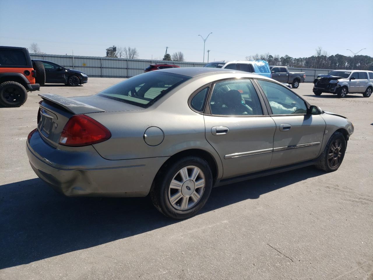 2003 Ford Taurus - Image 3