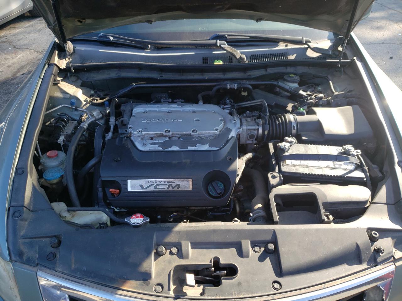 2009 Honda Accord - Image 11