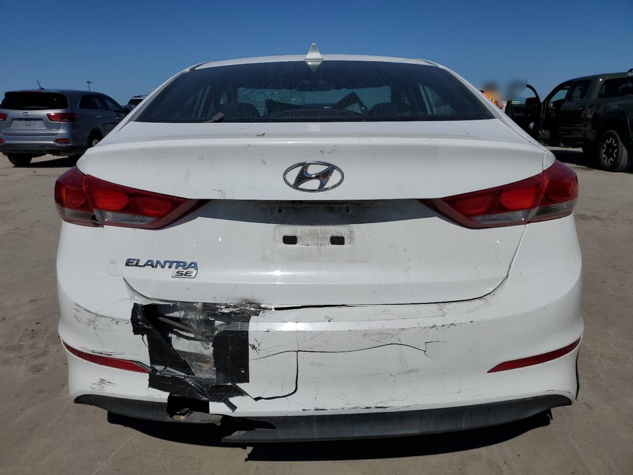 2018 Hyundai Elantra - Image 6