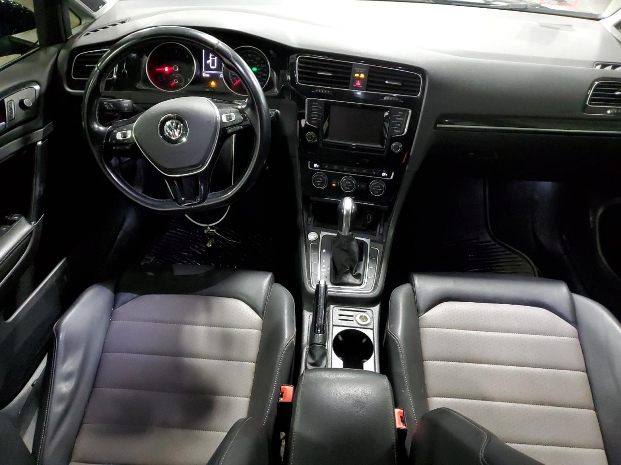 2015 Volkswagen Golf - Image 8