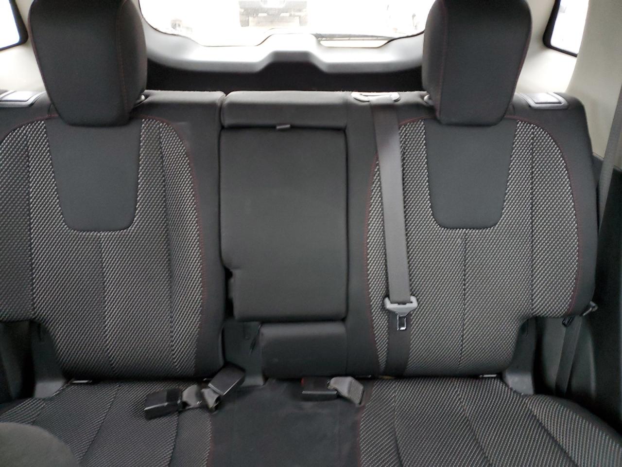 2016 GMC Terrain - Image 10