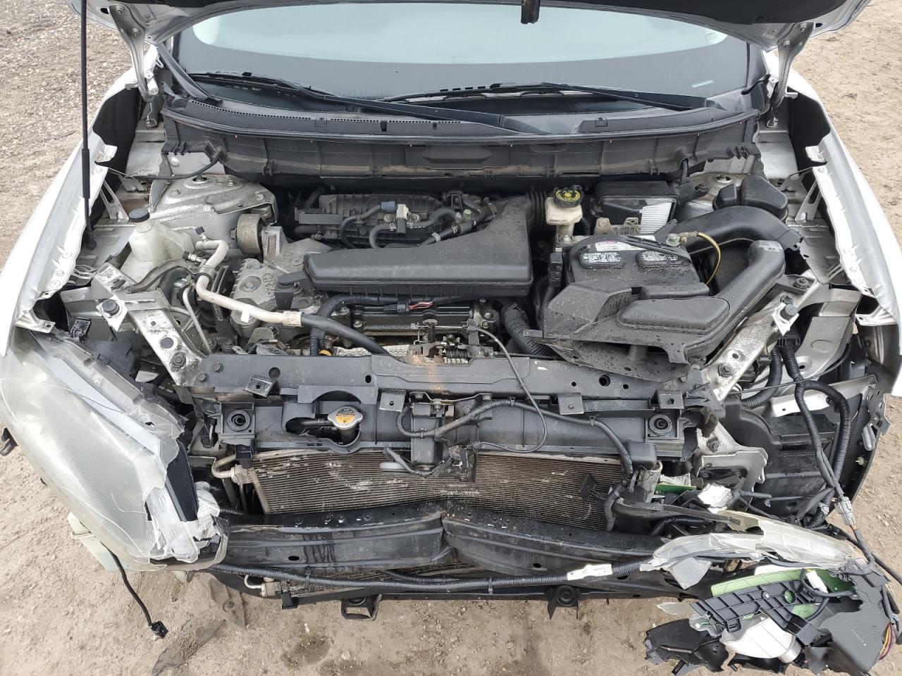 2015 Nissan Rogue - Image 13